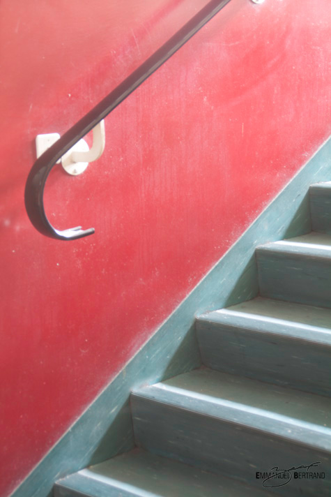 escaliers rouges, Annecy, 2010 © Emmanuel Bertrand