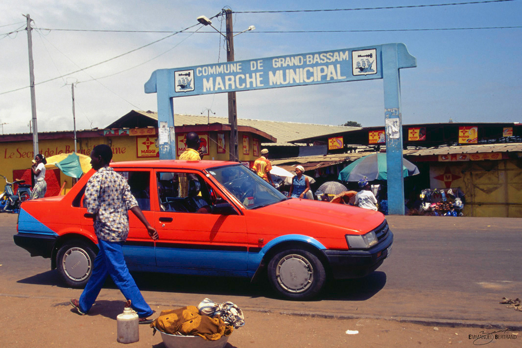 Grand-Bassam, Côte d'Ivoire, 1999 © Emmanuel Bertrand