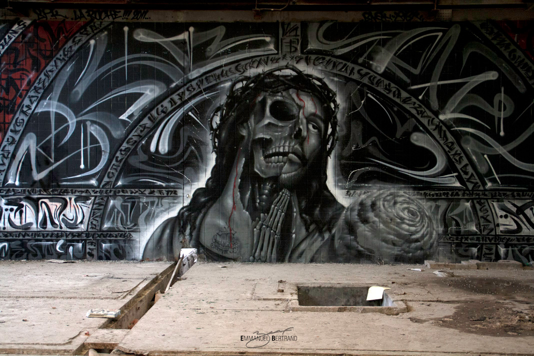 Jesus in the factory, 2012 © Emmanuel Bertrand